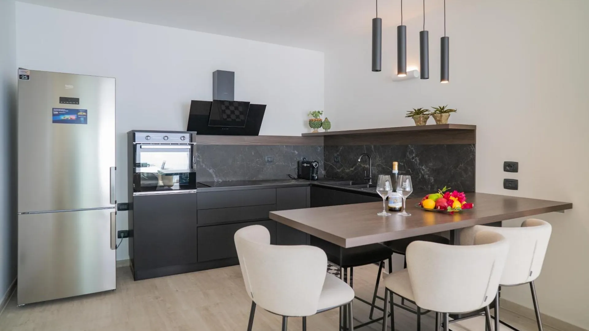 Villa Horizonte Luxury Apartments 陶尔米纳